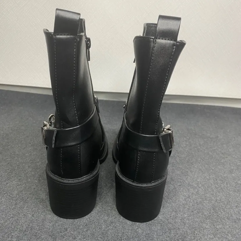 Pazzle Black Square Toe Chunky Heel Ankle Boots Chain Detail Women's Sz 8.5 EUC - Image 6