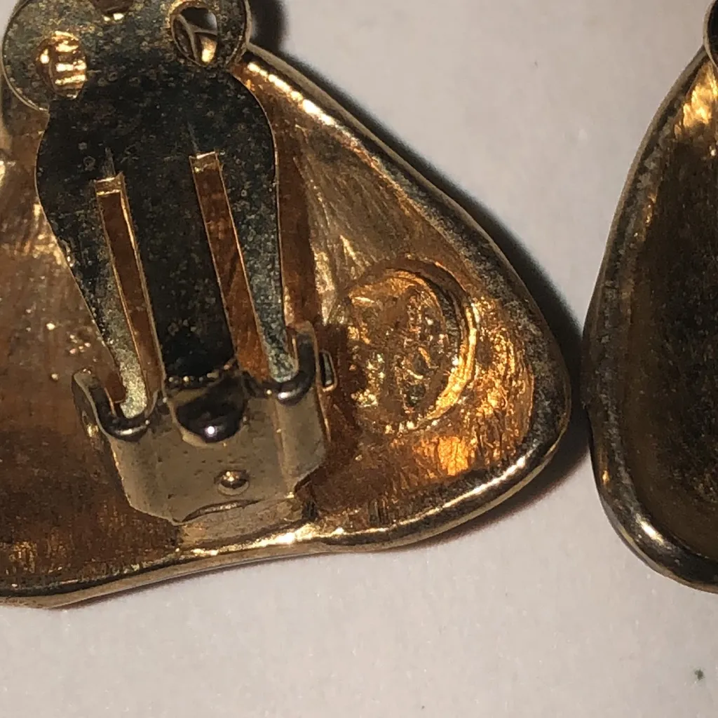 Angel Brand Vintage Black Enamel and Gold Tone Earrings - Image 4