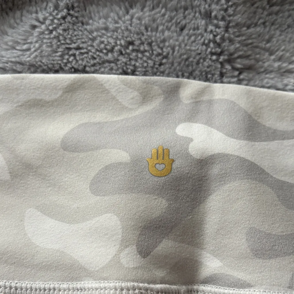 EUC Women’s Spiritual Gangster Gray Camo Leggings with Glitter Stripes Size M - Image 6