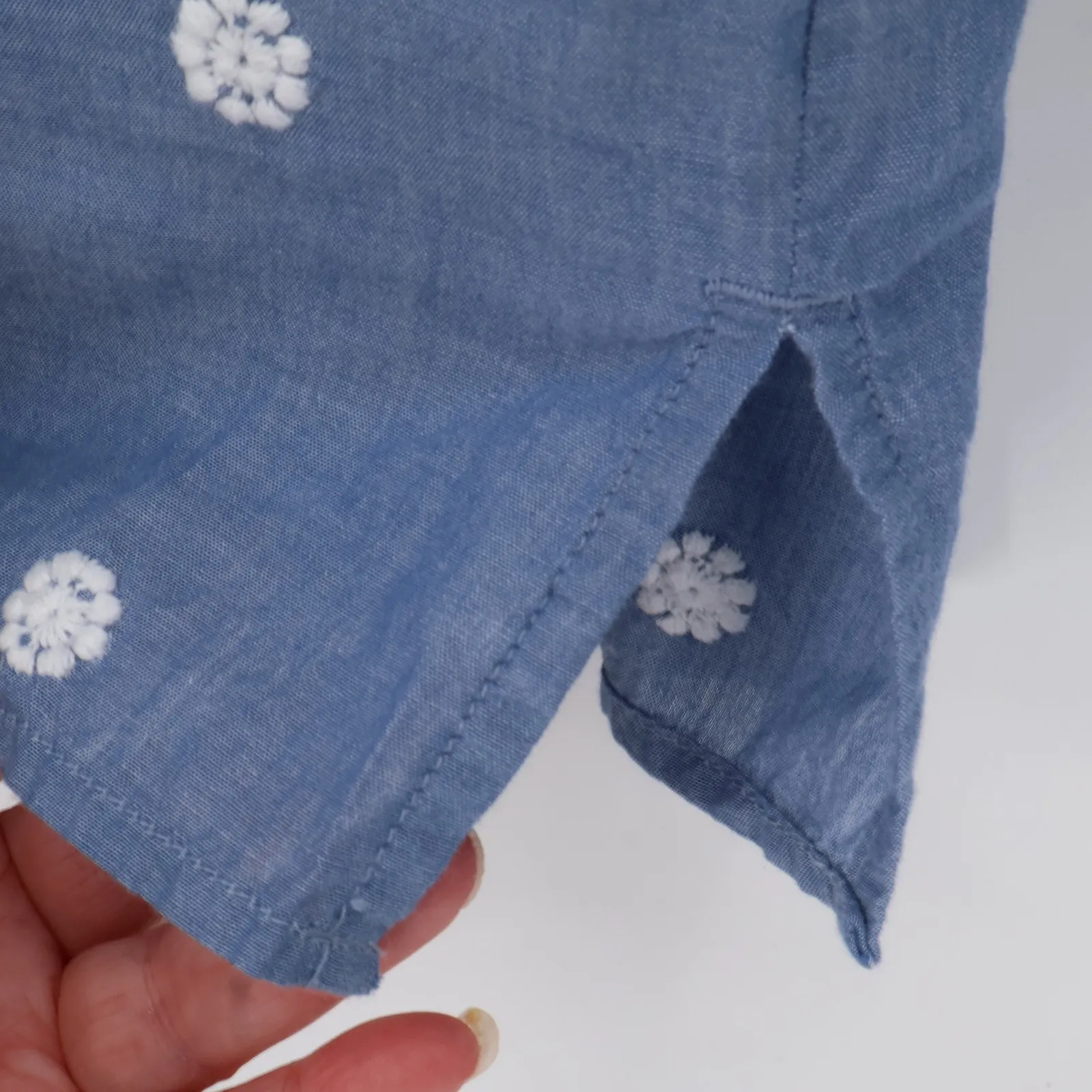 Talbots Blue Embroidered Chambray Peasant Top Womens Boho Coastal Beachy Size M - Image 6