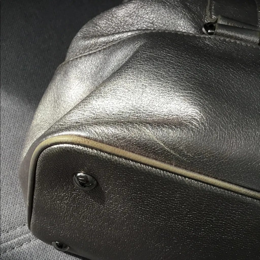 Salvatore Ferragamo DRESS bag 🌹🌹🌹 - Image 9