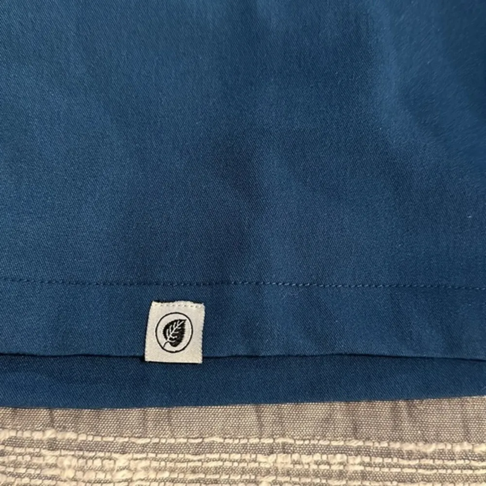 Perilla Gray Scrub Top Hospital Medical Nurse Doctor Size Small NWT #5092 Blue - Image 4