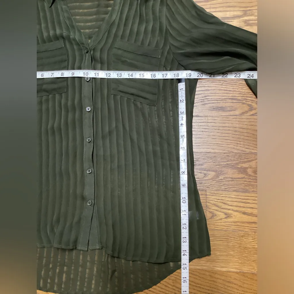 Express Portofino sheer blouse. Dark olive green. Size Medium - Image 5