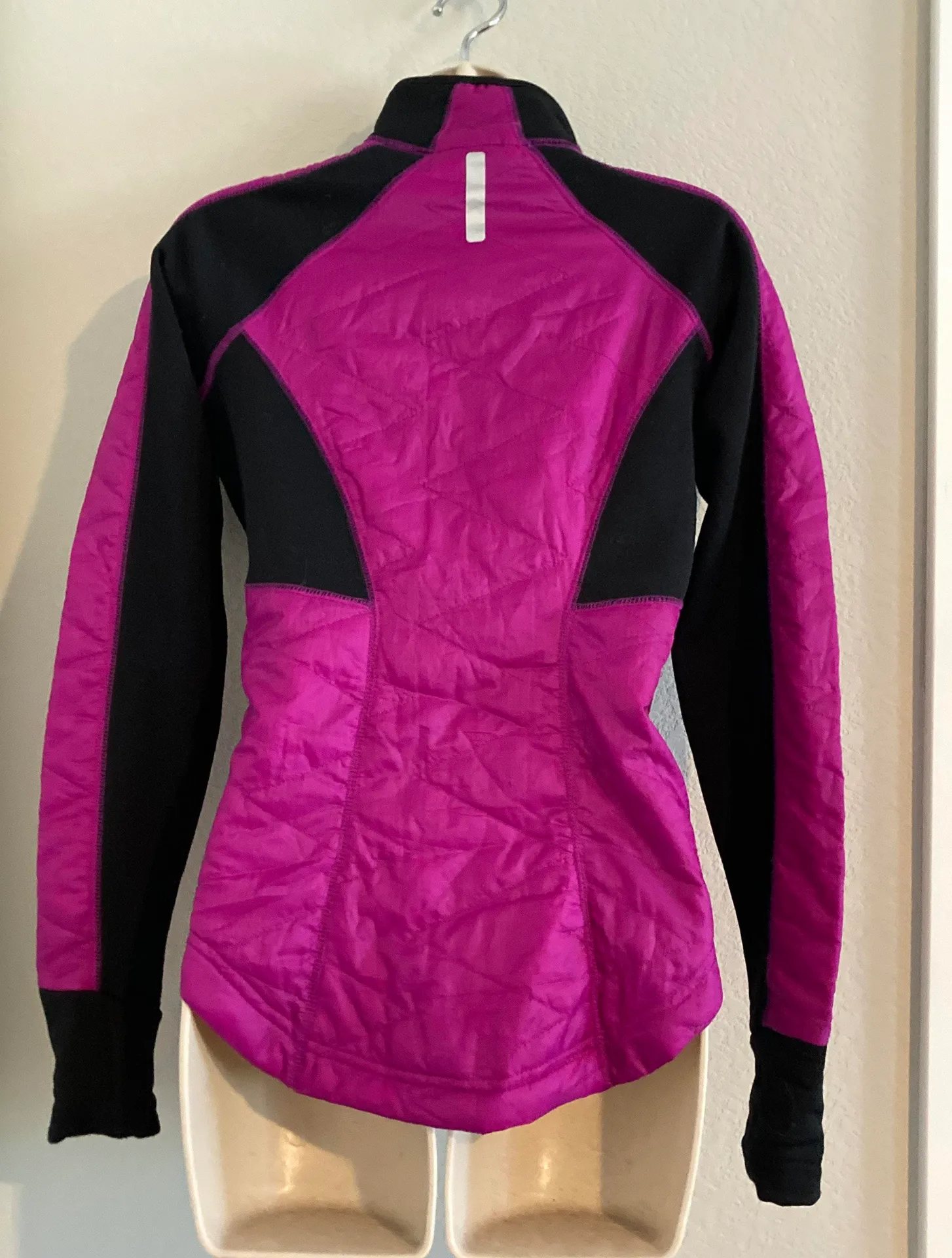 Avalanche Like new  lightweight jacket. - Image 3