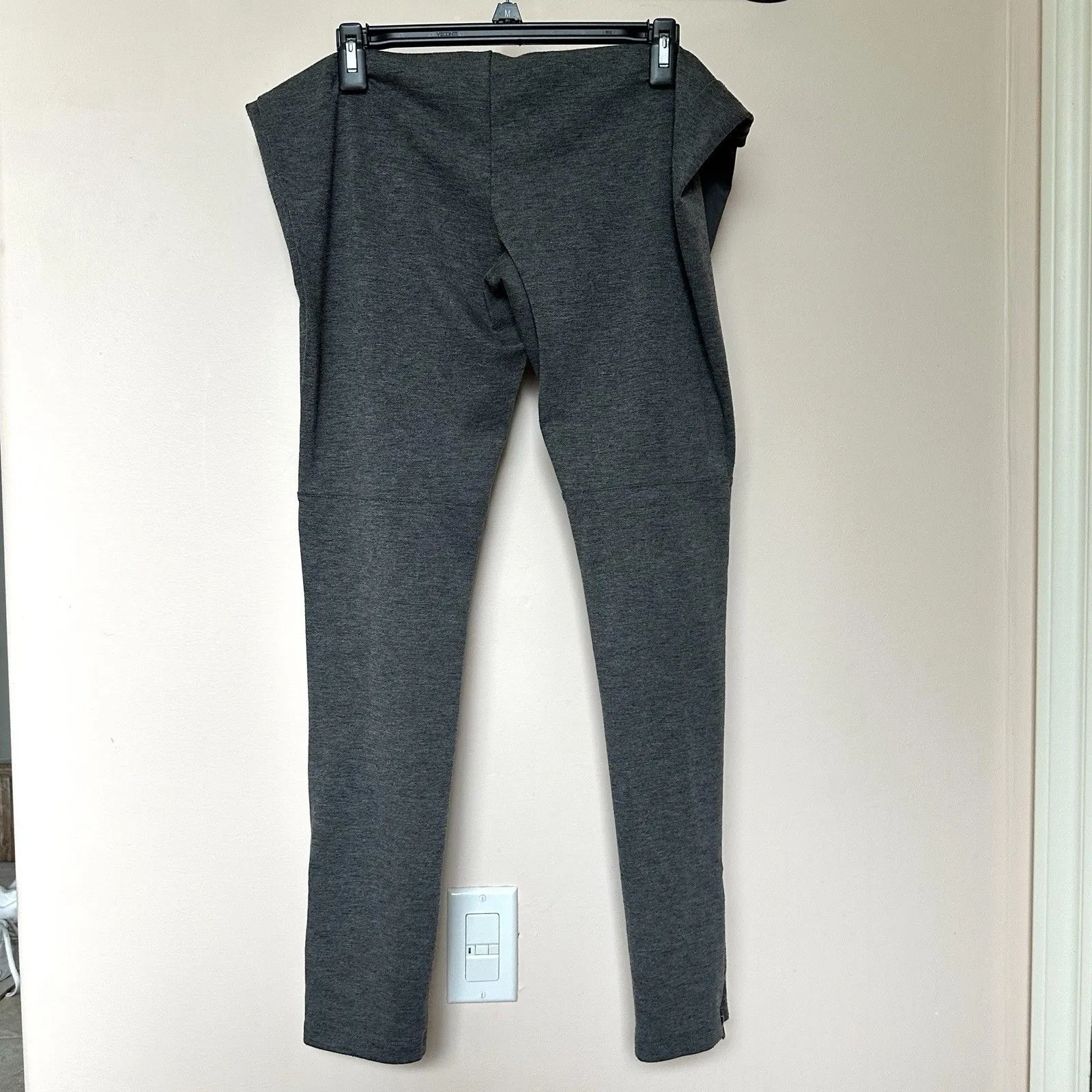 Liz Lange Maternity Pants Legging Size Medium Full Belly Panel Stretch Gray - Image 3