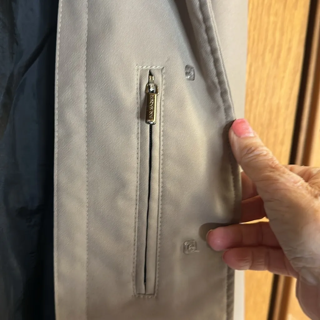 London Fog Classic Brown/Dark Tan Waterproof Lined Trench Coat. - Image 14