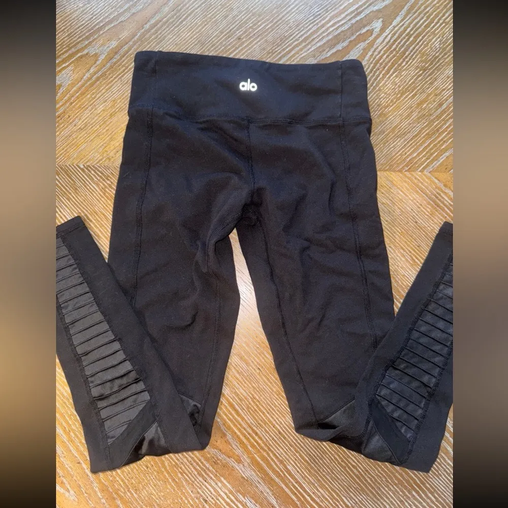 Alo black High-Waist Moto Sport Leggings with Mesh - Image 2