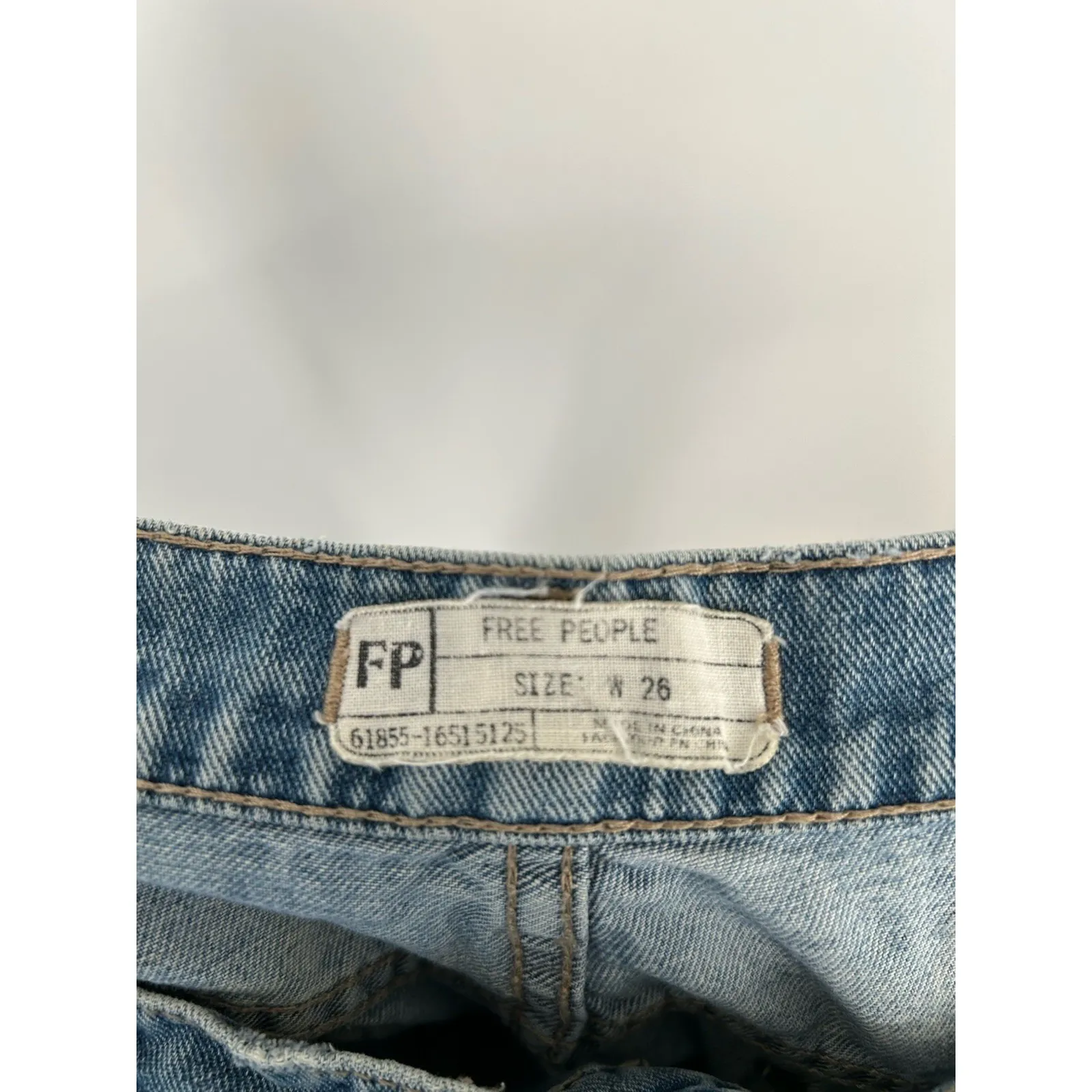 Free‎ People Embroidered Graphic Skinny Low Rise Jeans Light Wash Blue Size 26 - Image 3