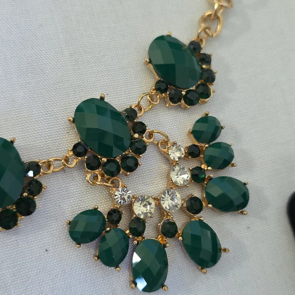 Statement Gold and Green Necklace with Earrings Set - Image 5