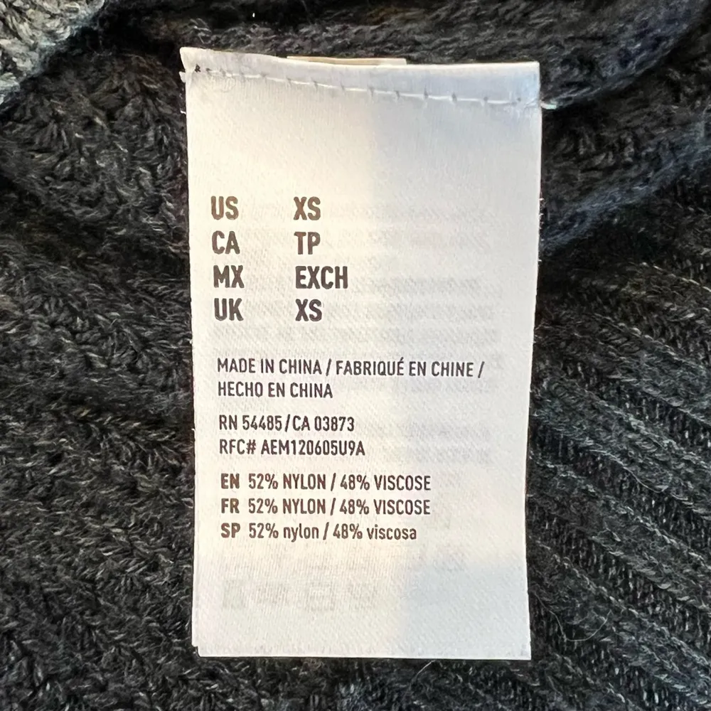American Eagle Outfitters Gray/Black Knitted V-neck Sweater Size XS - Image 3