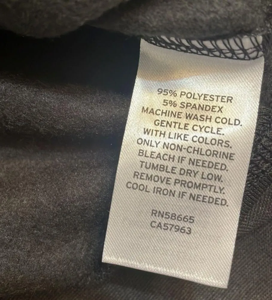 Abound sweater crop teddy bear long
sleeve crew neck NWT top black Sz Small - Image 8