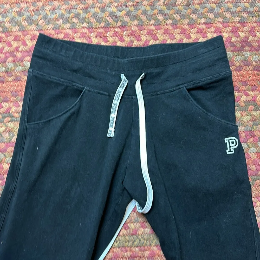 VS PINK BLACK YOGA LEGGINGS - Image 2