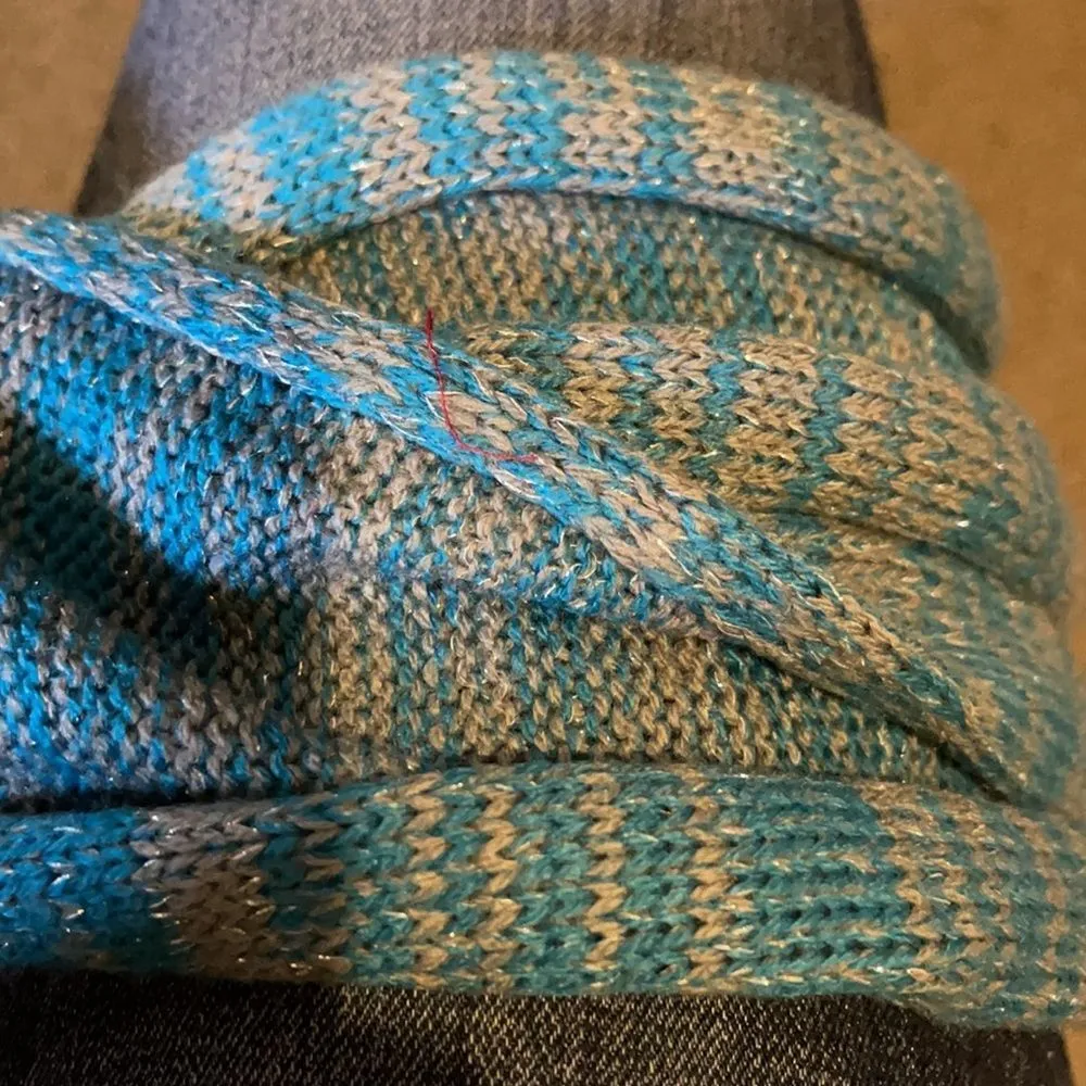 Eternity Round Knit Scarf Blue Gray Silver Sparkle Threads - Image 11