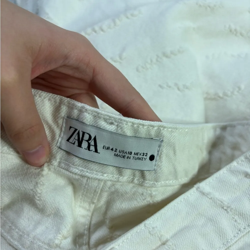 ZARA white wide leg jeans size 10 - Image 2