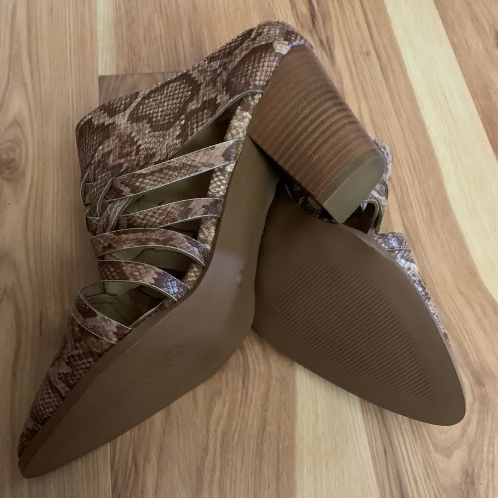 Cato NEW  Snake Crossband Shoe - Image 5