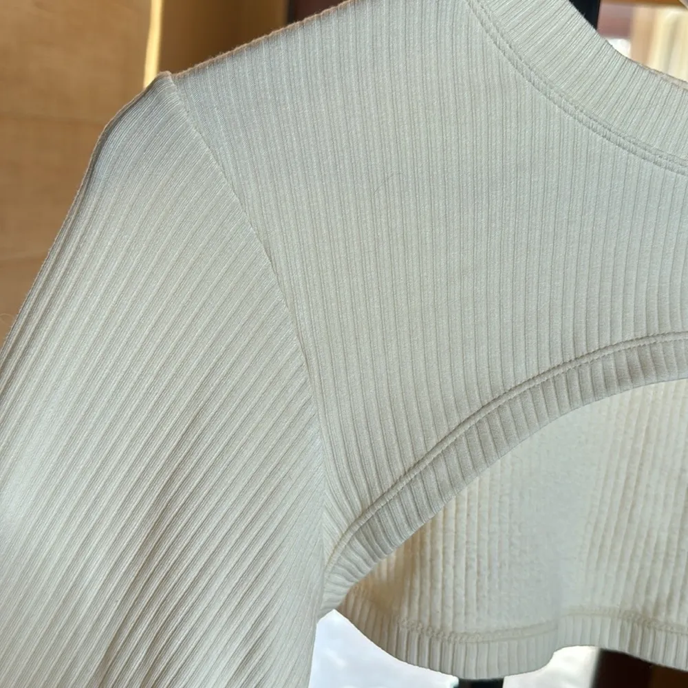 NWOT ECHT RIBBED HIGH CUT LONG SLEEVE CREAM SIZE MEDIUM - Image 2