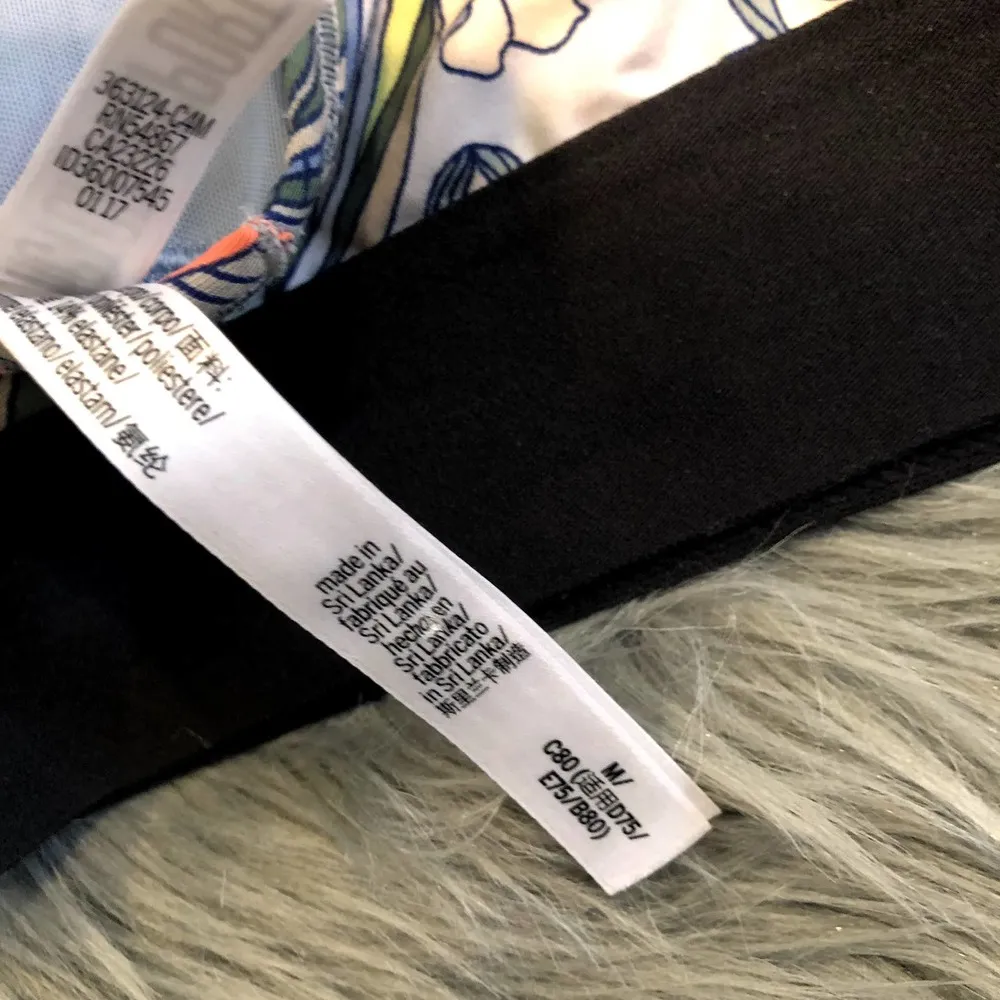 new victoria sport victoria's secret floral strappy sports bra size medium - Image 3