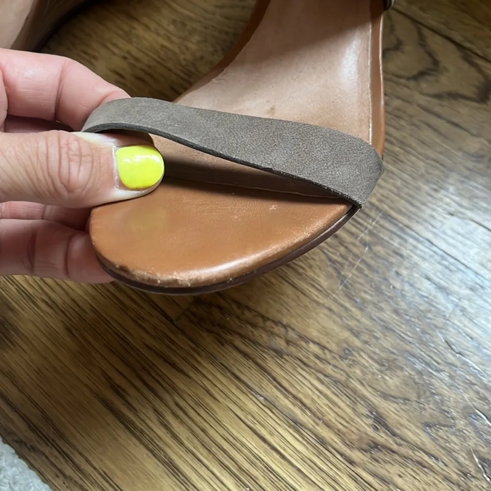 Halogen Clarette Suede Wedge Sandal Taupe Size 8 - Image 4