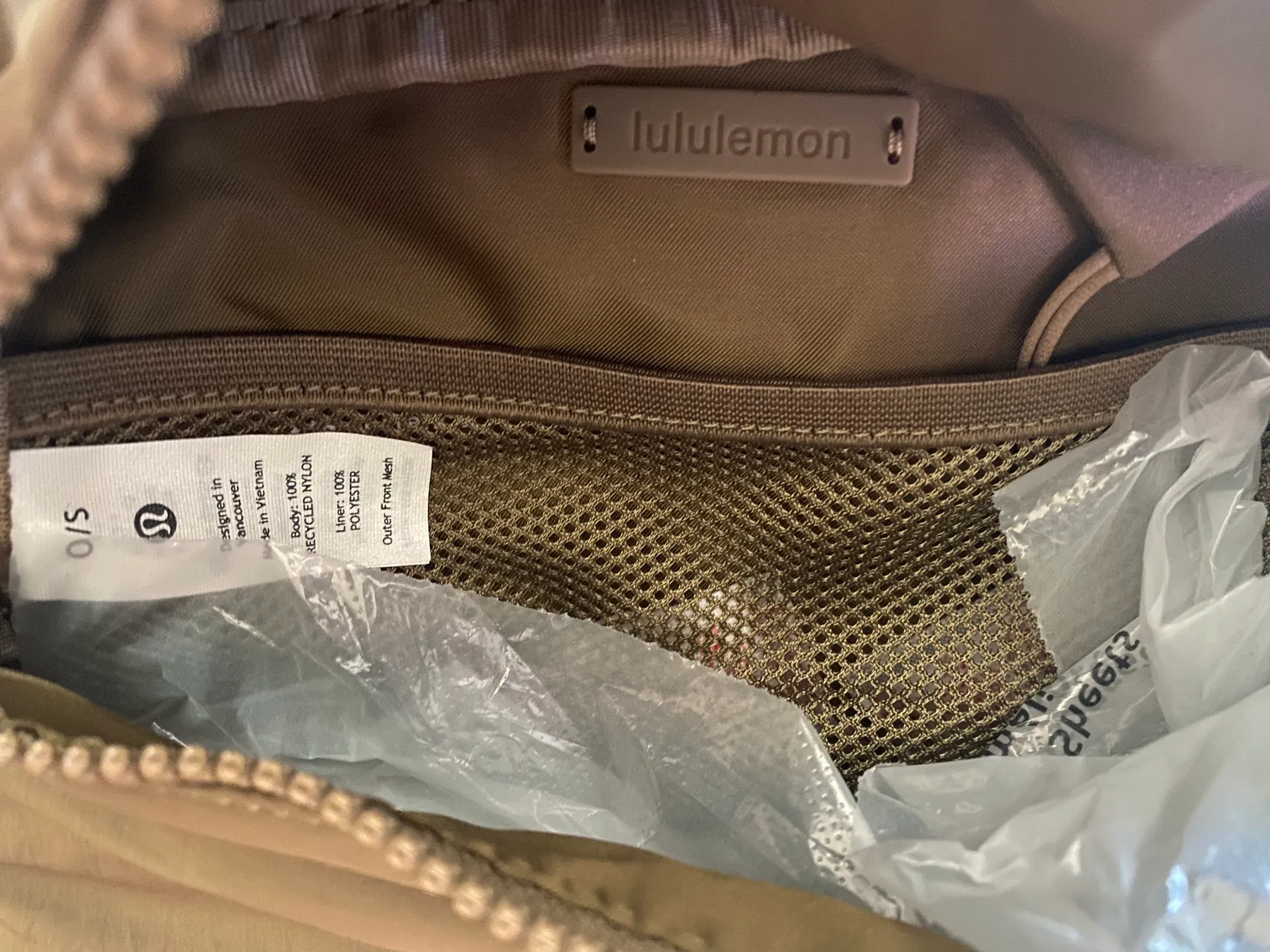 Lululemon Clean Lines Belt Bag - Image 5