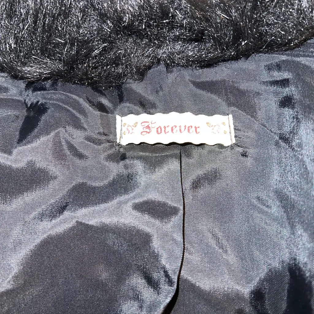 Elegant Vintage 90s Forever Black Fur - Image 5