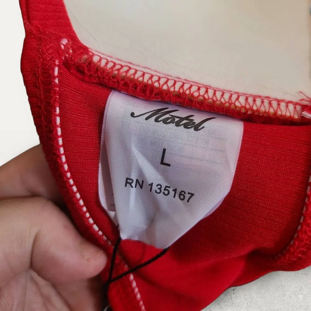 NWT Motel Rocks Baewatch Red Knot Bandeau Bikini Top Size Large - Image 9