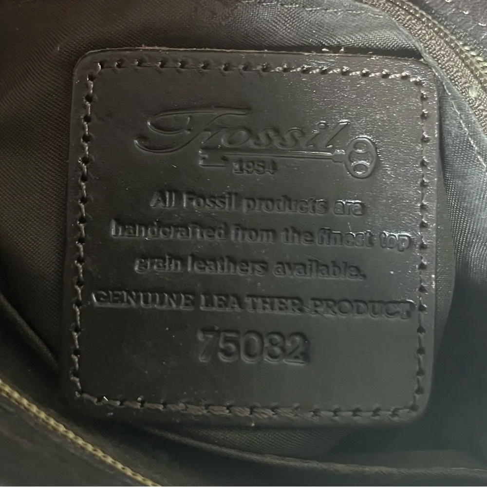 FOSSIL Brown Leather Crossbody Shoulder Bag 75082 Pebbled Key Adjustable Strap - Image 4