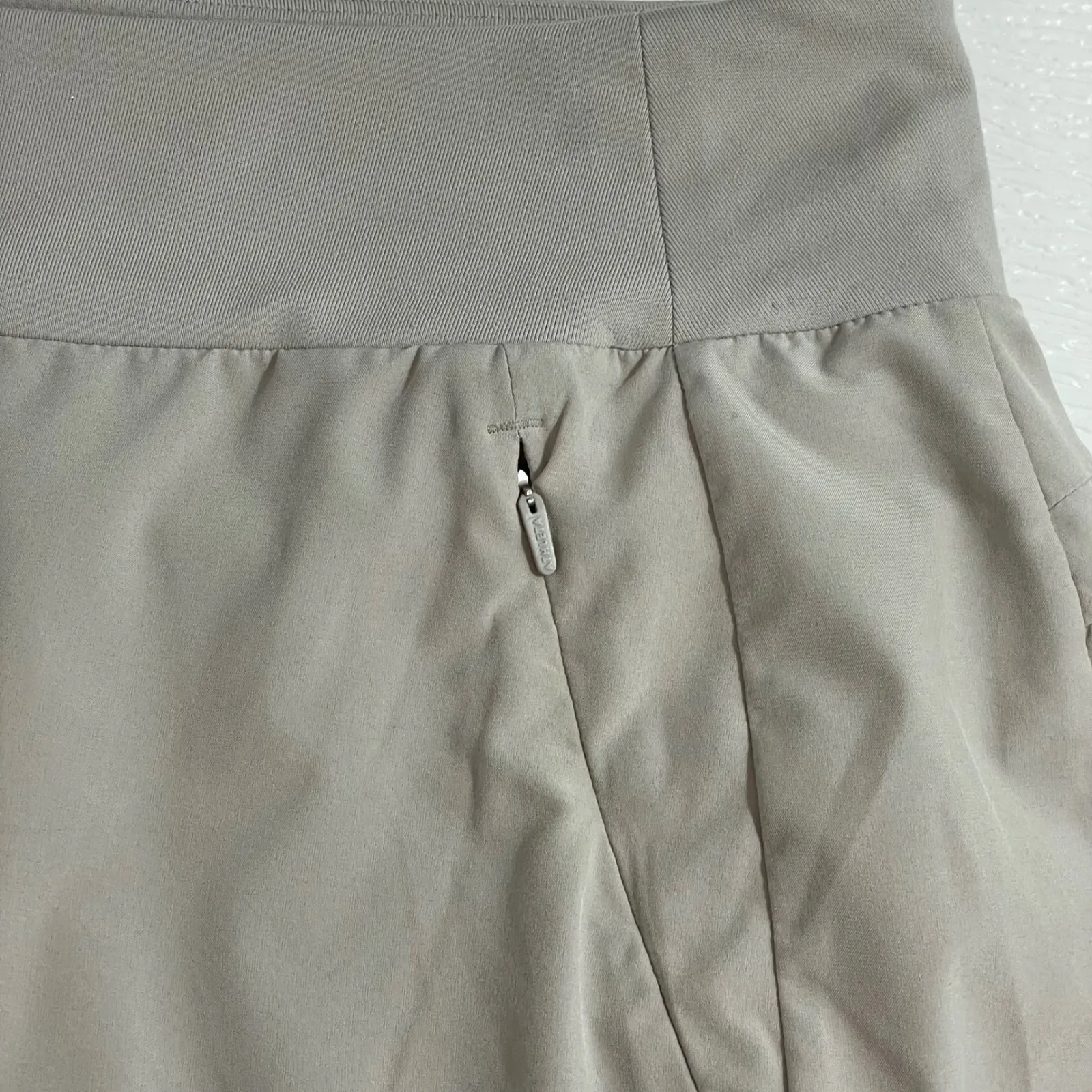Athleta Soho Skort Tan Beige Size 8 Zip Pockets Built In Shorts Golf Tennis - Image 6