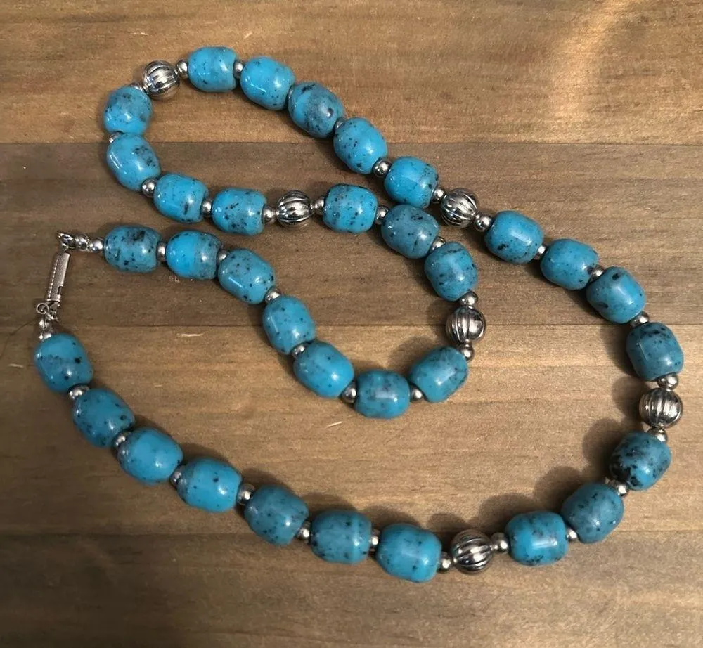 Vintage blue Howlite bead necklace - Image 2
