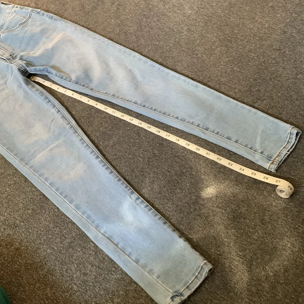 Forever21 Light Washed Jeans 26 - Image 6