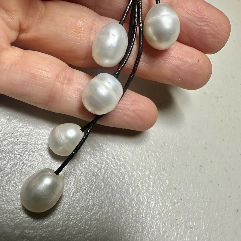 Pearl pendant necklace on cord - Image 5