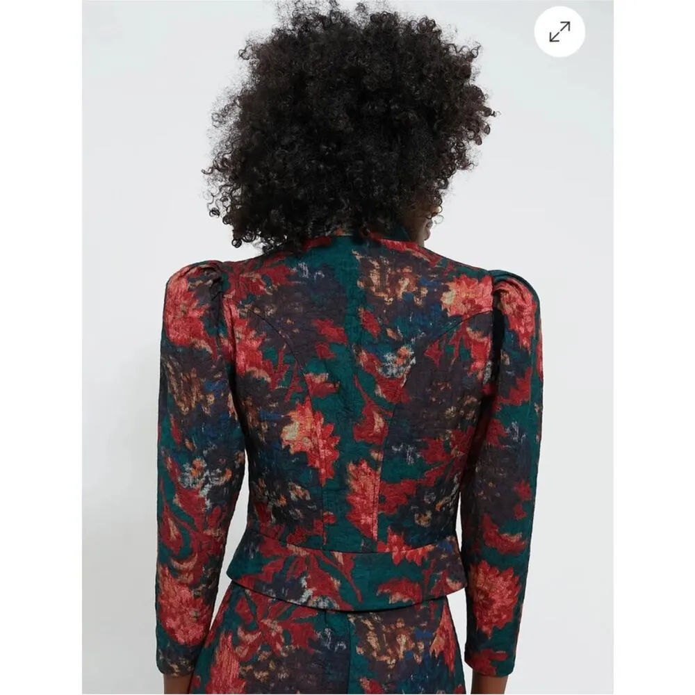 Tuckernuck cotton blend Persimmon Floral Jacquard
Mirabelle Jacket Sz XS NEW - Image 4