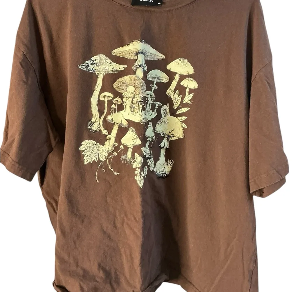 CIDER Jersey Round Neckline Mushroom Short Sleeve Top - Image 4