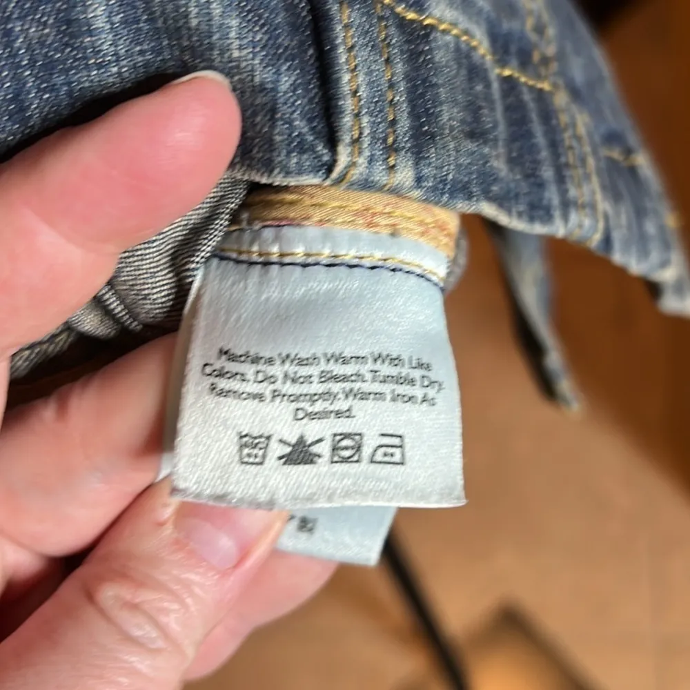 Eddie Bauer  Stretch Denim Button Down Jacket Size Medium - Image 8