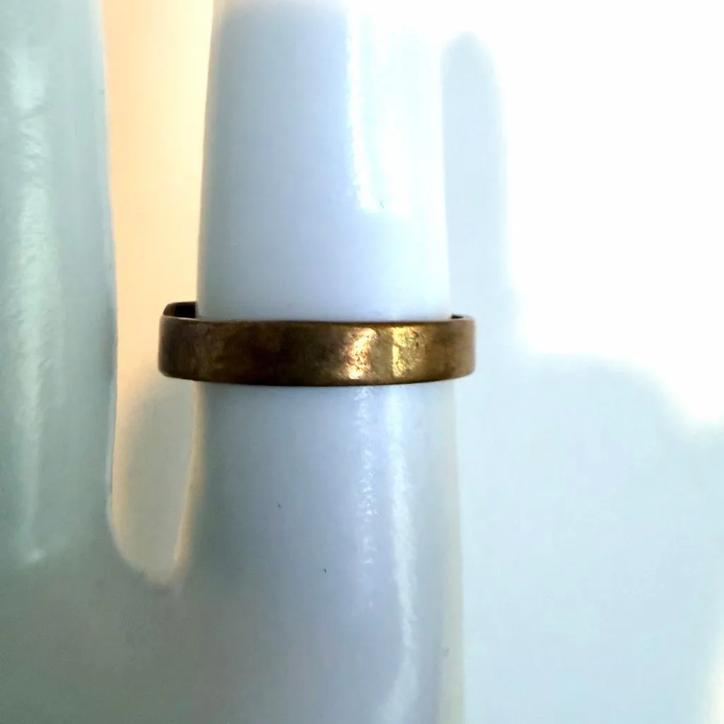 Vintage Green Carved Glass Flower Ring - Image 5