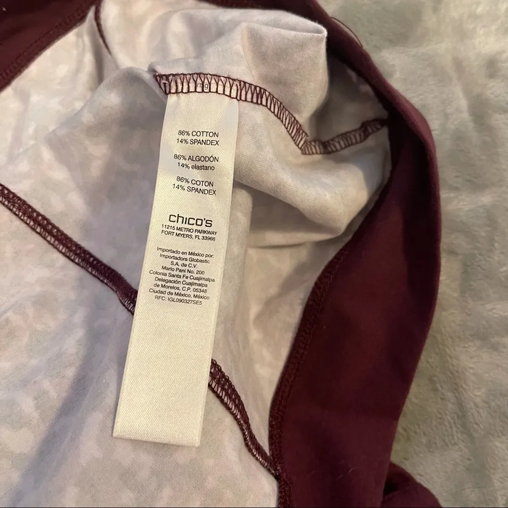 Weekends by Chico’s Maroon Printed Zip Up Stretch Athletic Vest Size Medium - Image 5