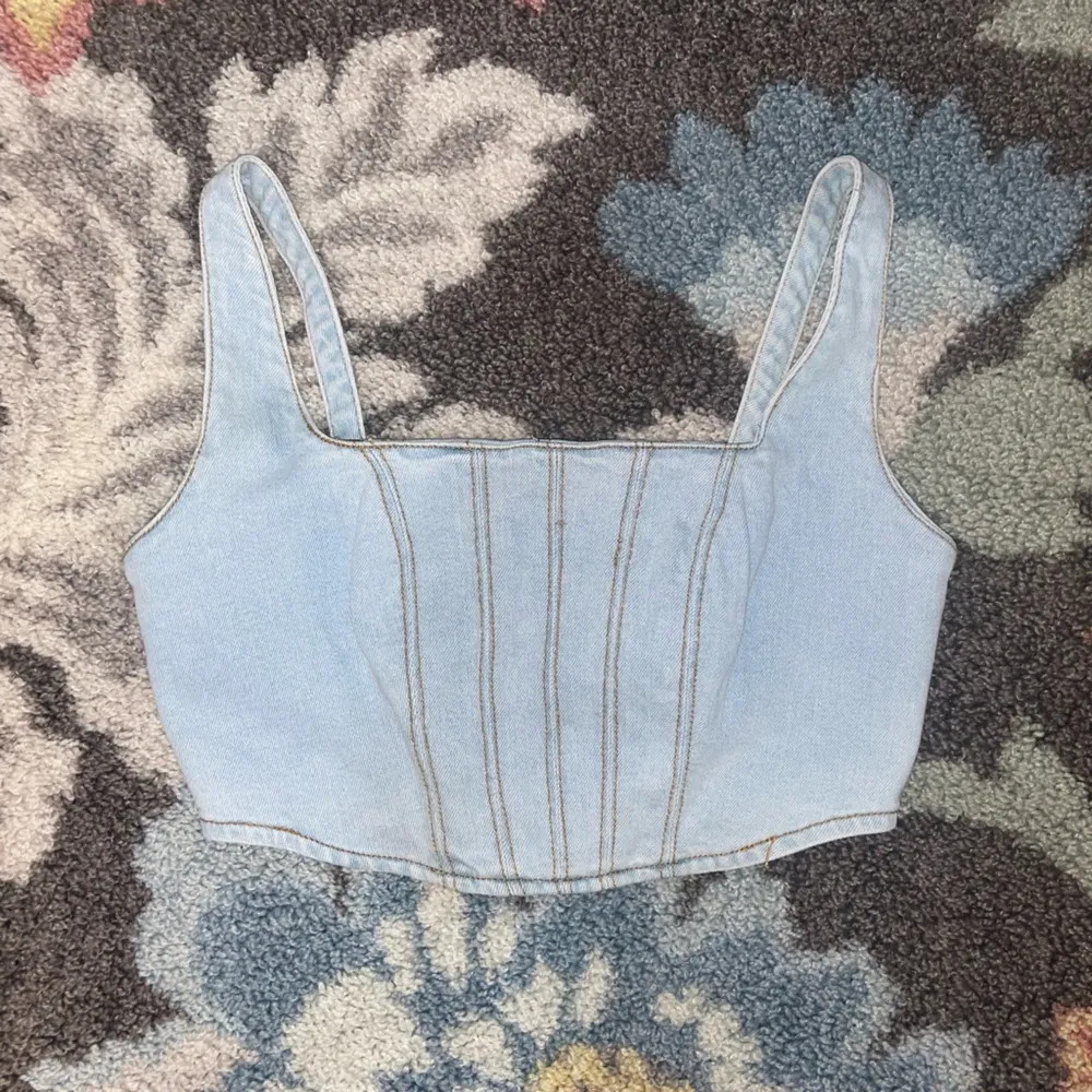 NWT GIANNI BINI GB denim crop top size S - Image 2