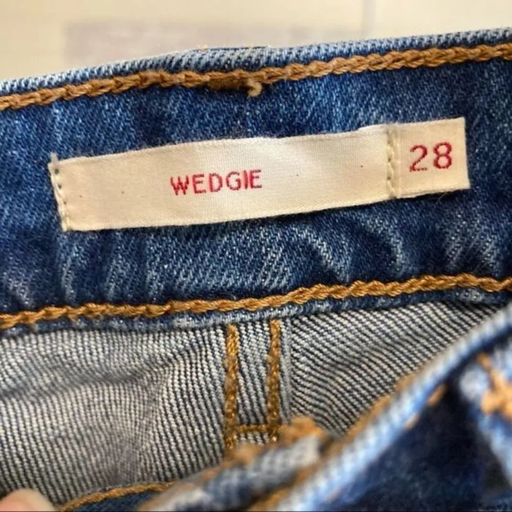 Levi's Premium Wedgie Straight High Rise Raw Hem Jeans Size 28 - Image 7