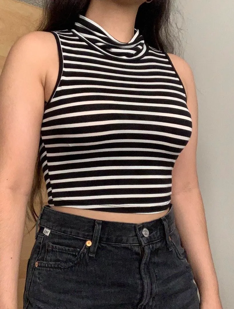 Striped Sleeveless Mock neck Crop Top - Image 6