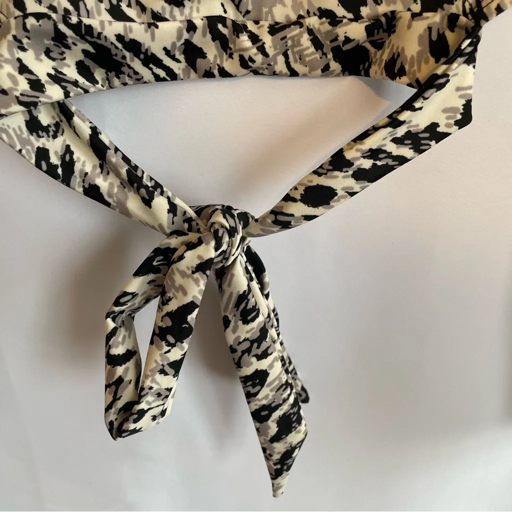 All in Motion Rash Guard Swim Top Women Med Tie Back Cropped Long Sleeve UPF 50 - Image 5