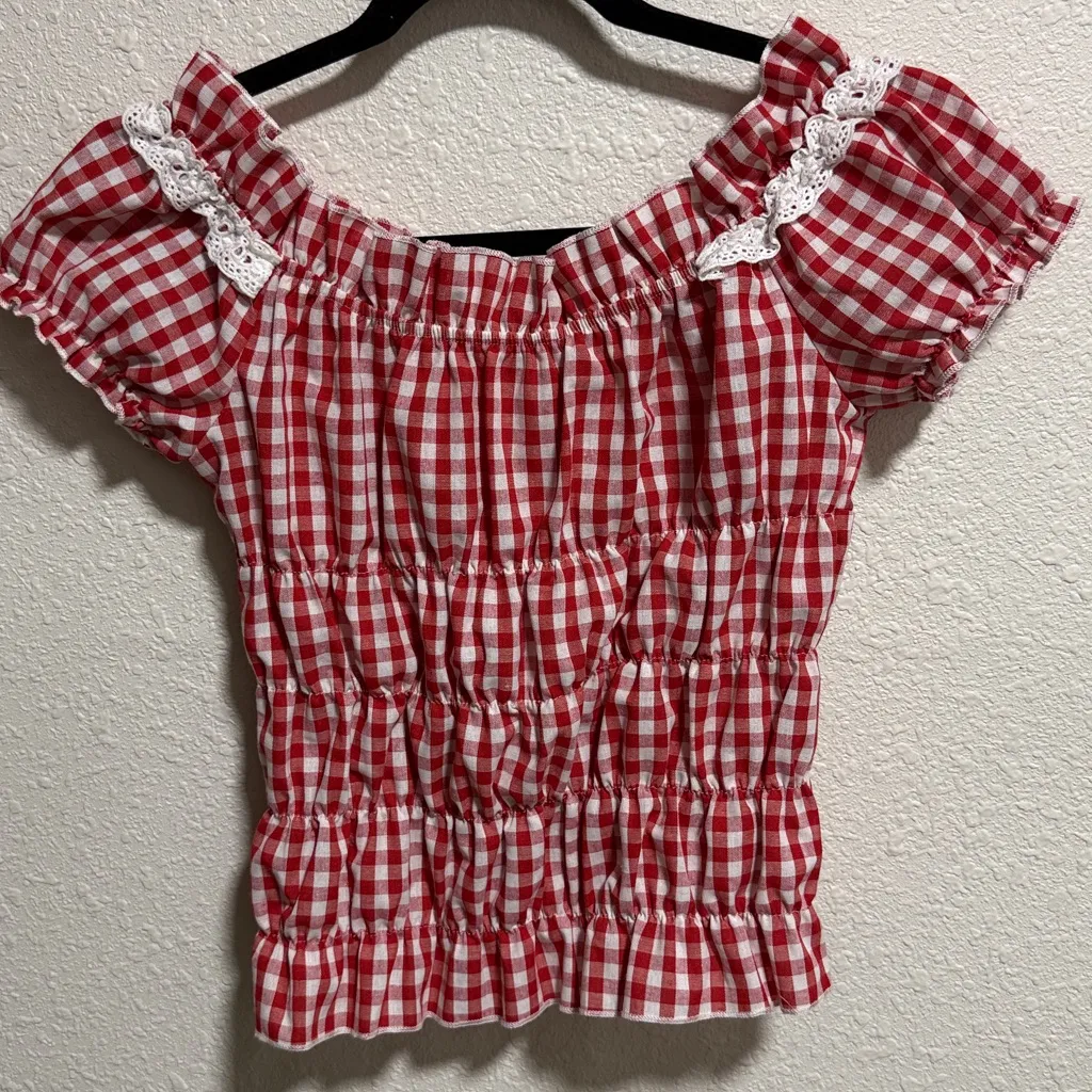 Romwe white and red top size medium - Image 6