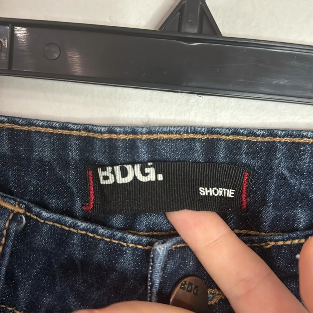 Urban Outfitters BDG Shortie denim cuffed 3” inseam shorts size 27 - Image 6