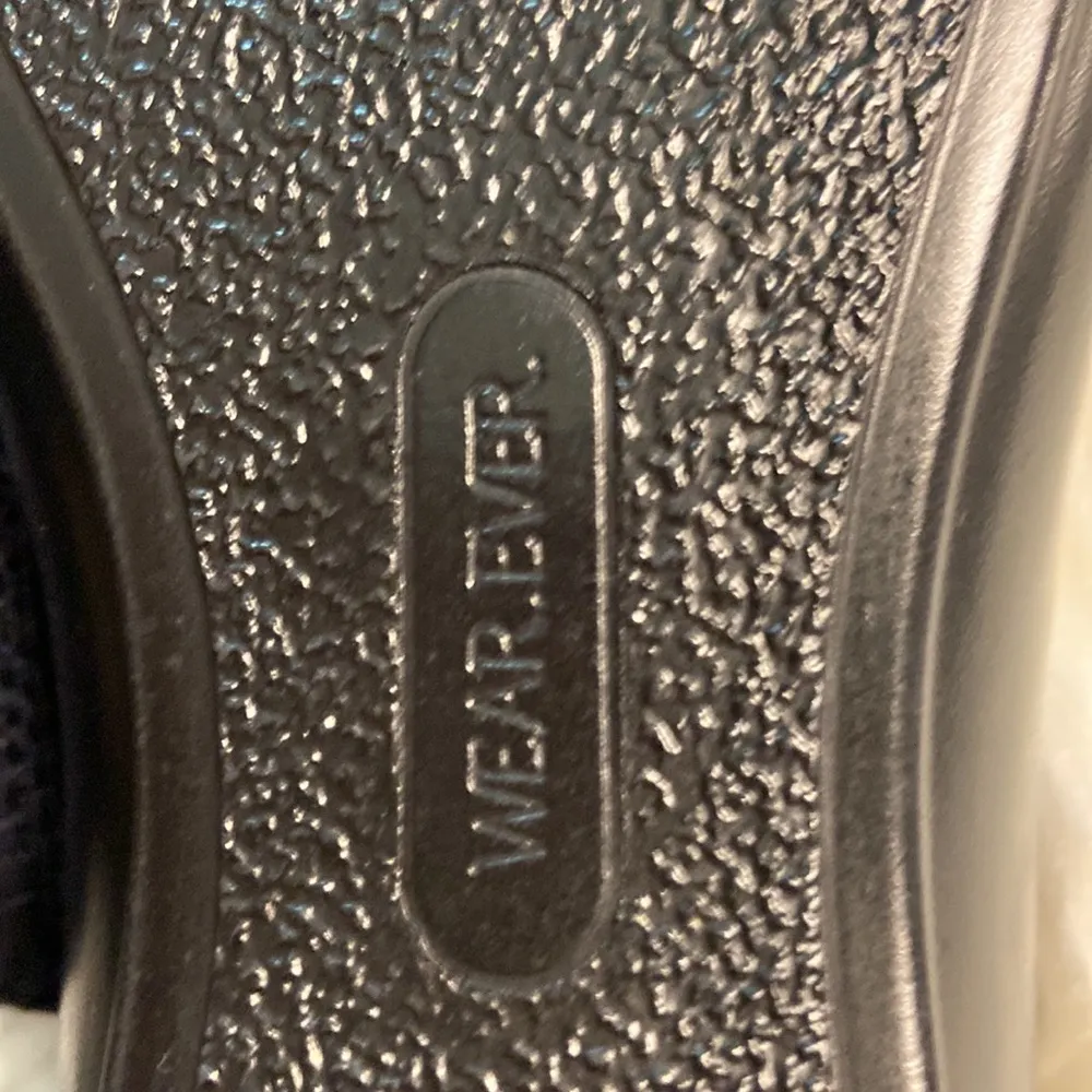 Wear Ever Sandals size 10 BNWOT navy blue color please see pictures - Image 6