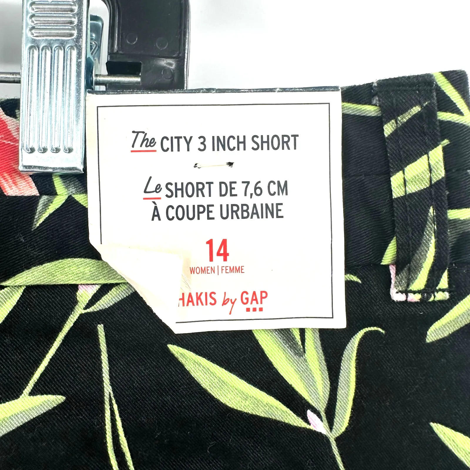 Khakis By Gap Size 14 The City 3 inch Shorts NWT Shorts Black Pink Flower‎ Print - Image 6