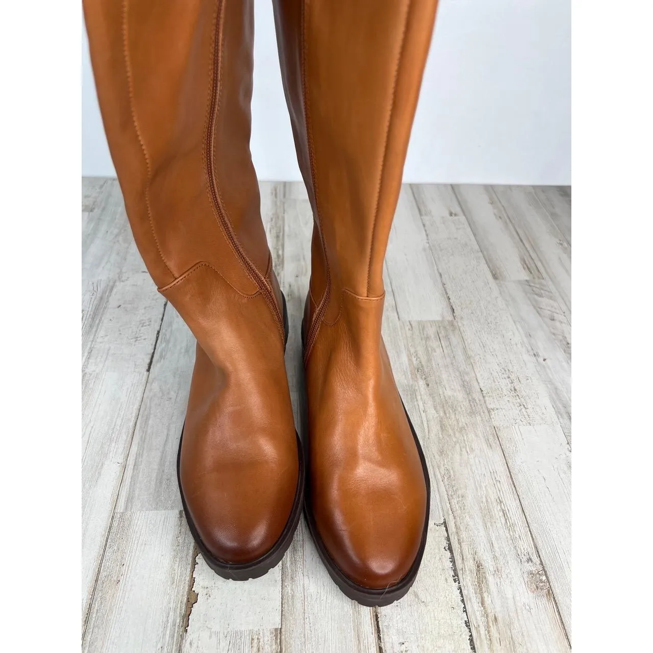 Nordstrom LEA Boots Womens Size 5.5 Tan Riding Knee-High Side Zip Classic - Image 3
