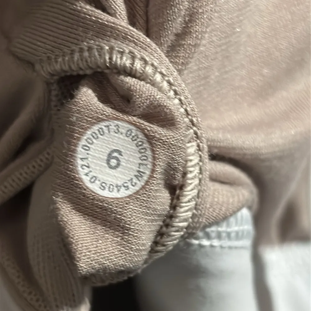 Lululemon Energy Bra - Image 4