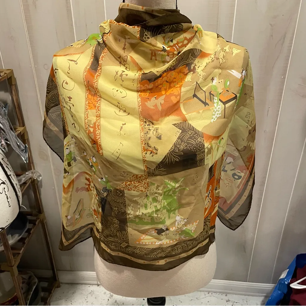 Beautiful vintage sheer silky Asian life theme earth tones scarf 27” x 27” Green - Image 9
