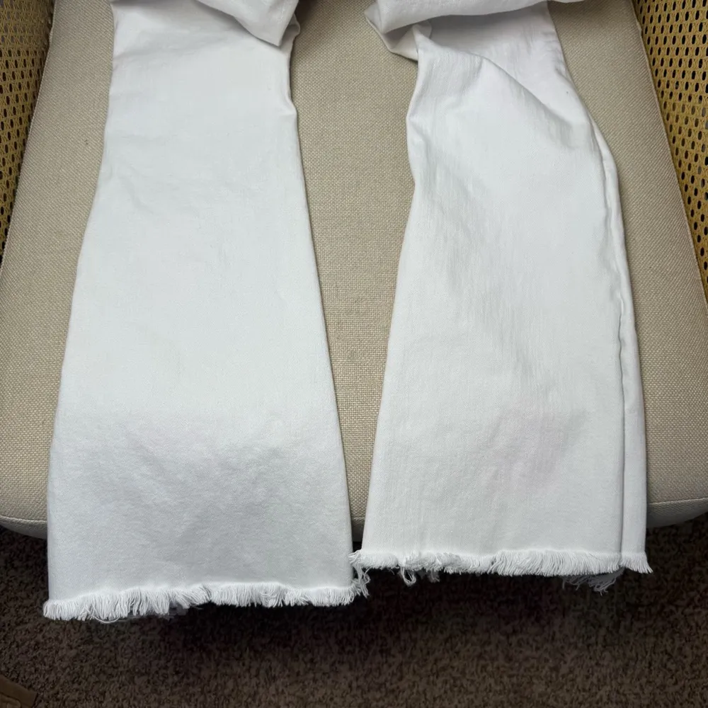 MOTHER denim The Weekender Fray Flare Jeans - Image 9