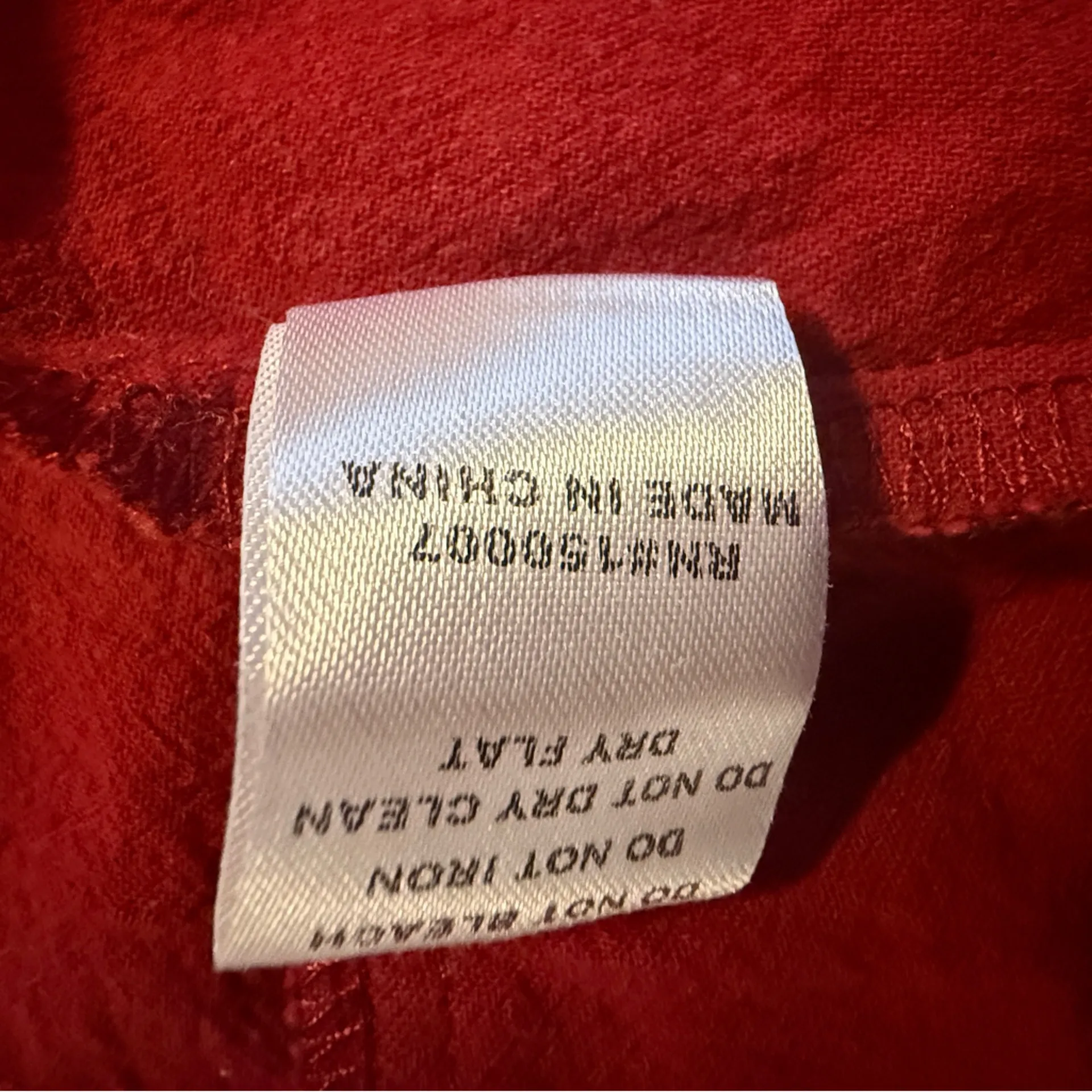 Veveret Embroidered V - Image 7