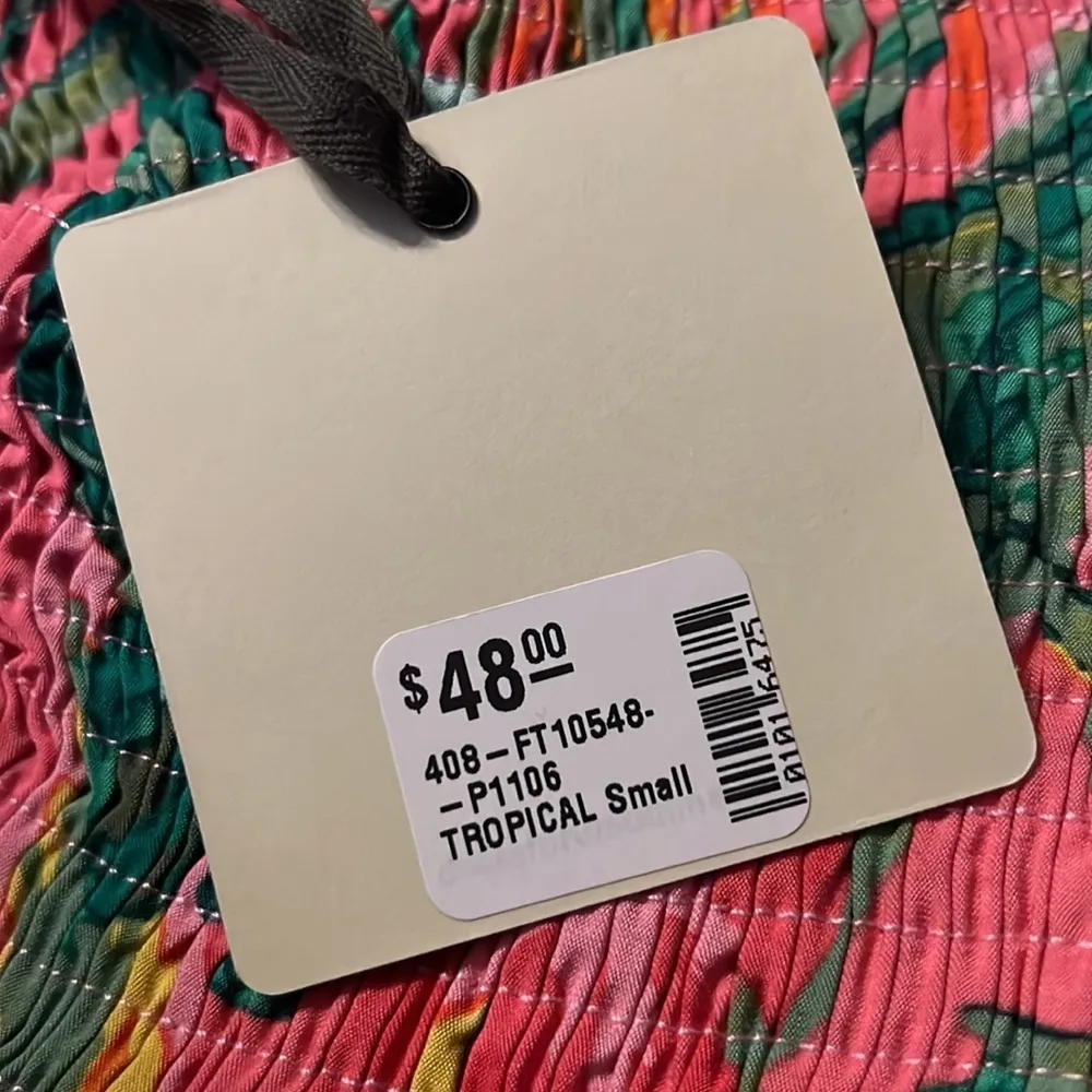 Nwt tropical crop top size small - Image 3