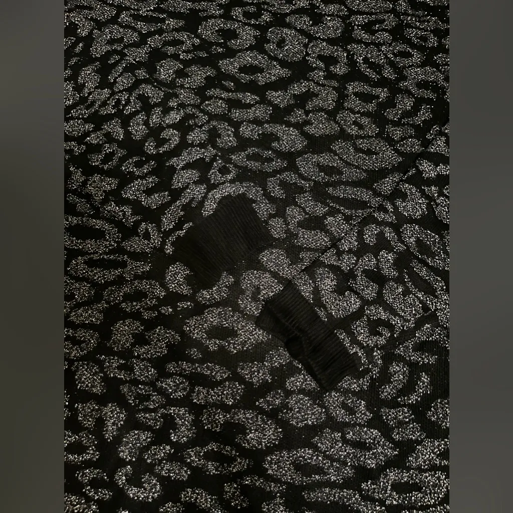 New Nina Leonard Black and Silver Gunmetal Leopard Print Long Sleeve Sweater L - Image 3